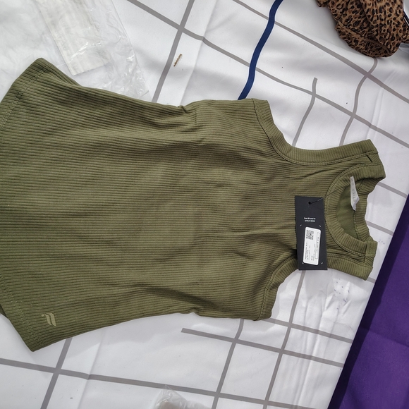 Fabletics Green Ribbed Tank - Picture 2 of 3